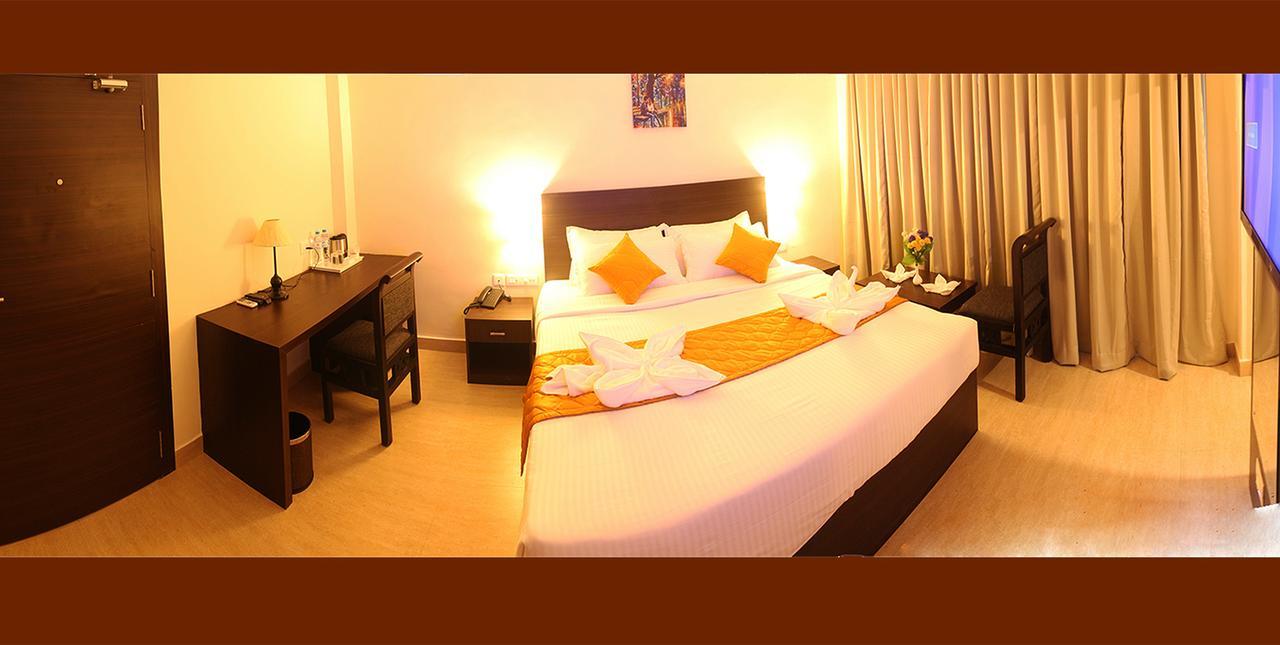 Hotel Yamuna Adur Exterior photo