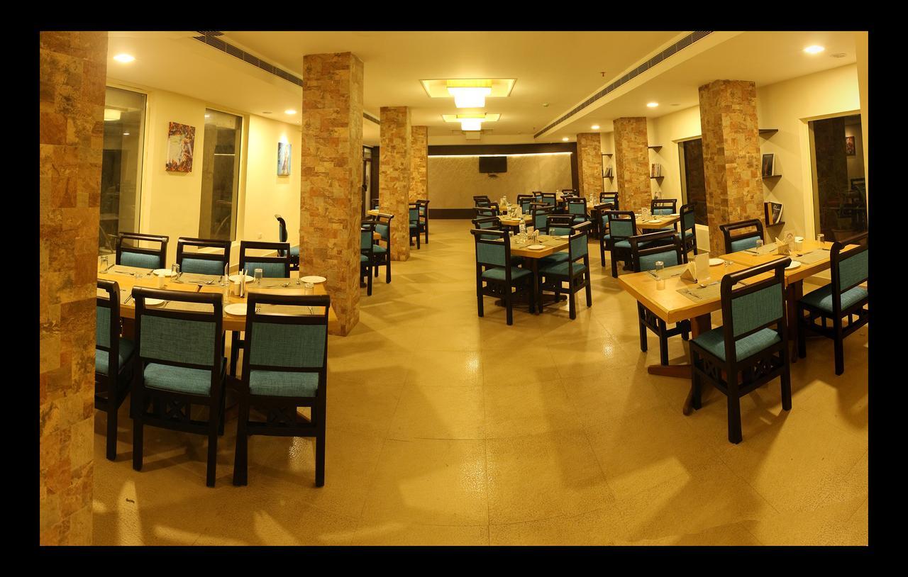 Hotel Yamuna Adur Exterior photo