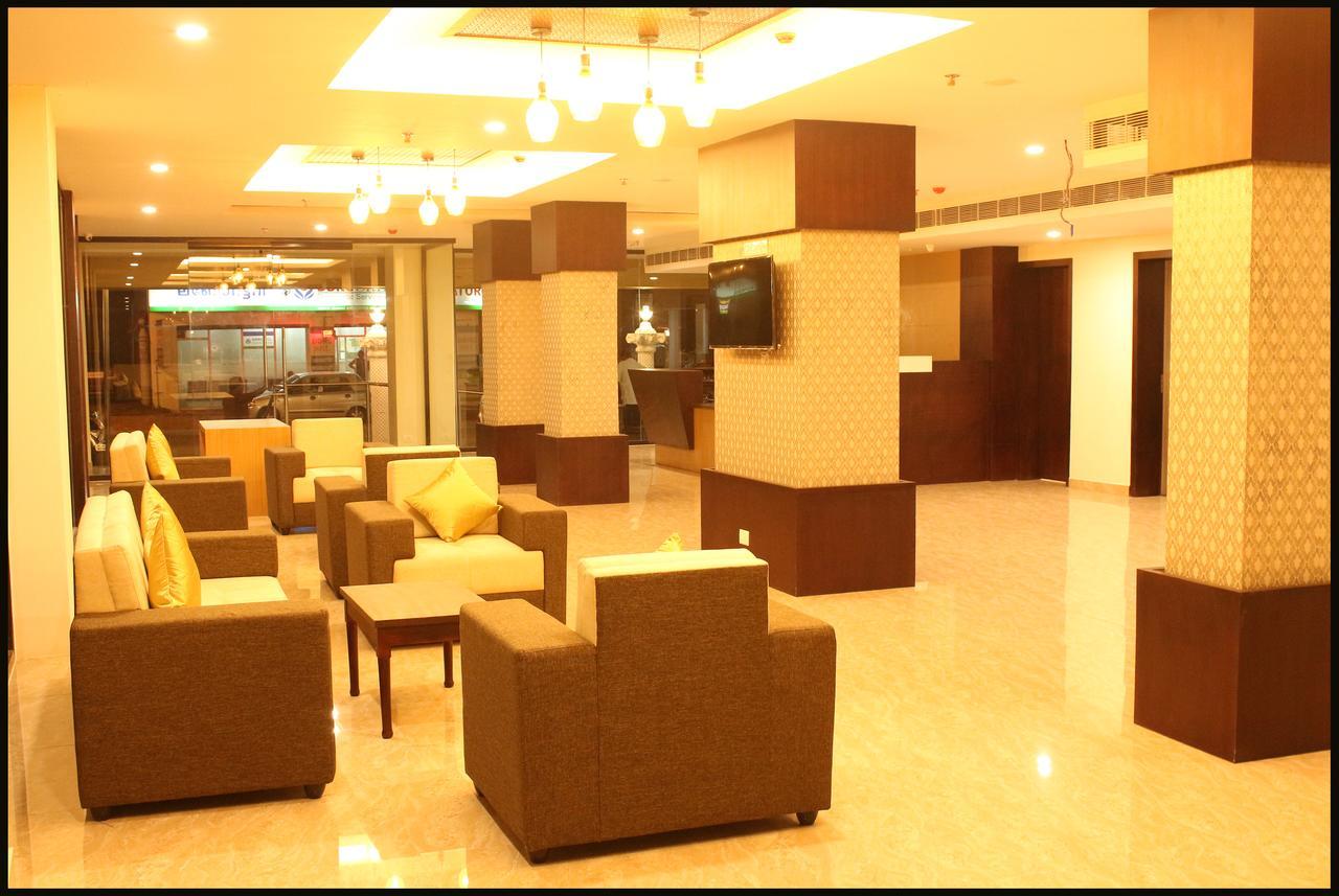 Hotel Yamuna Adur Exterior photo